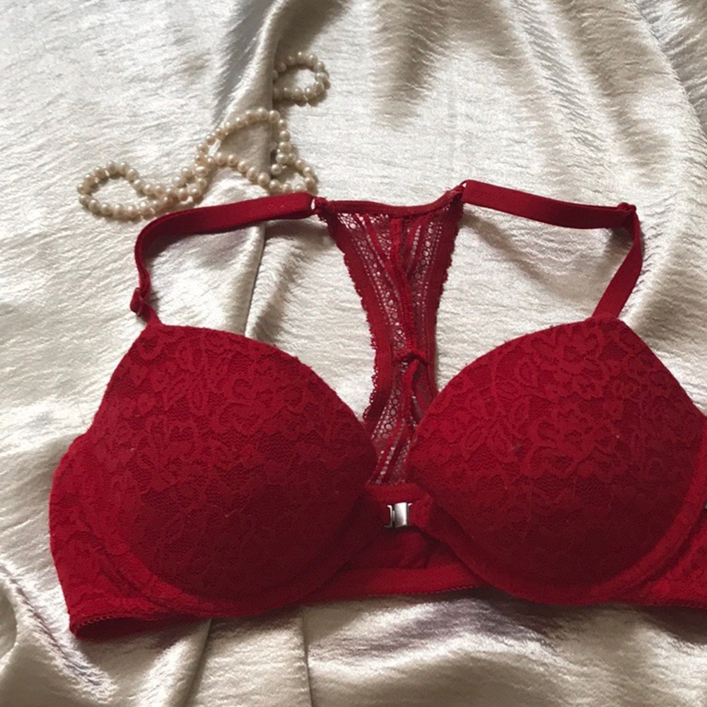 Aerie bra with pretty back, red lace 30c